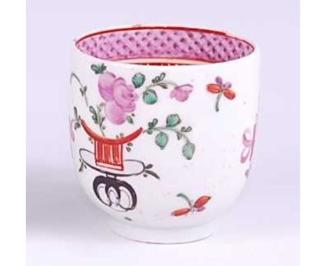 A Lowestoft porcelain coffee can, polychrome enamel decorated in the Top-hat pattern, circa 1780, 6.3cmCondition report: Smal