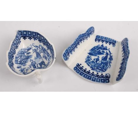 A late 18th century Caughley porcelain blue and white asparagus server, decorated in the Fisherman and Cormorant pattern, 7.5