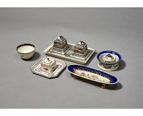 A COALPORT COBALT GROUND PEN TRAY, C1820, PAINTED WITH A LANDSCAPE, 22CM L, A GERMAN PORCELAIN INKWELL AND COVER, PAINTED WIT