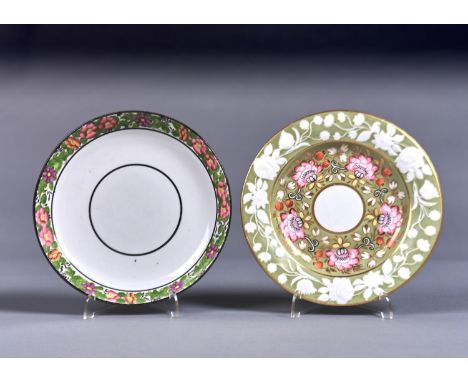 A NEW HALL CIRCLE MARKED SAUCER DISH AND SAGE GROUND DESSERT PLATE, PATTERNS 1311 AND 1506, C1815-20, DISH 20CM DIAM Conditio