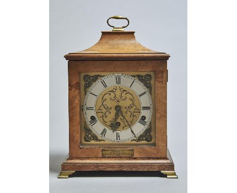 A FIGURED WALNUT MANTEL CLOCK, 1930'S, IN 17TH C ENGLISH STYLE, WITH ENGRAVED BRASS DIAL AND MASK SPANDRELS, THE MOVEMENT CHI