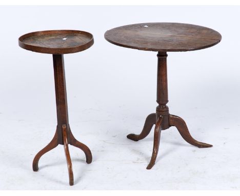 A GEORGE III PRIMITIVE OAK OCCASIONAL TABLE, 18TH C, THE OVAL GALLERIED TOP ABOVE A HEXAGONAL TAPERED COLUMN AND THREE SWEPT 