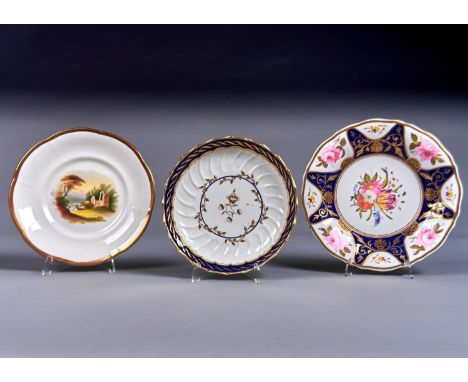 A STAFFORDSHIRE COBALT GROUND BONE CHINA STAND, C1820, PAINTED WITH A CENTRAL FLORAL SPRAY AND TO THE BORDER CABBAGE ROSES AL