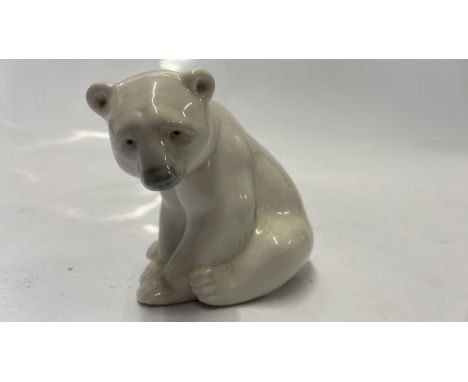 LLADRO POLAR BEAR CUB