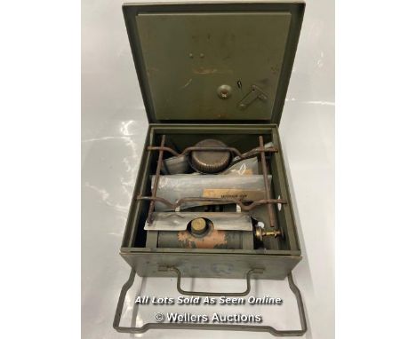 *VINTAGE EX MOD BRITISH ARMY PORTABLE FEILD CAMP COOKER NO. 2 CAMPING STOVE