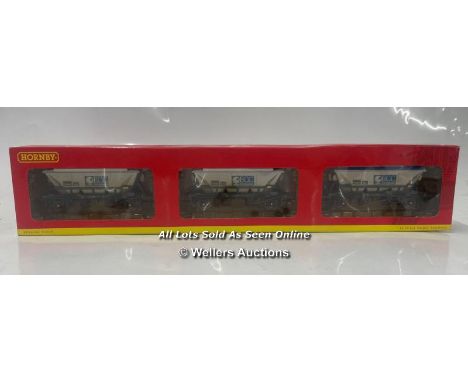 BOXED HORNBY R6223 2 AXLE CHINA CLAY HOPPER SET OF THREE 