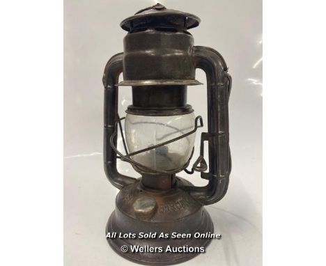 *OLD KEROSENE LAMP FROWO NO 65 VINTAGE LANTERN