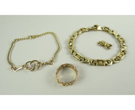 COLLECTION OF 9CT GOLD JEWELLERY to include Celtic design ring, interlink design curb link bracelet & ladies bracelet, 20.6gr