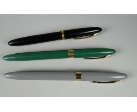 THREE VINTAGE SHEAFFER FOUNTAIN PENS including black Sheaffer Admiral Touchdown fountain pen, with 14ct gold two-tone 'Feathe