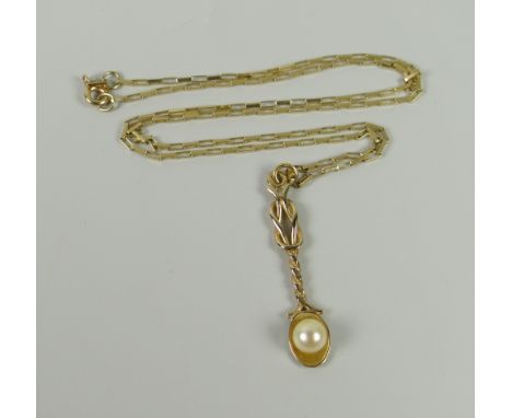 A 9CT YELLOW GOLD BOX-CHAIN NECKLACE & PEARL SET SPOON PENDANT, 3.9grams approx.