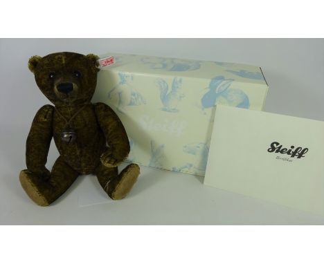 Steiff growler bear, ltd edition No. 238 of 1500, 'Green Tipped 30,Dante Teddy Bear' 2010, boxed with certificate    Conditio