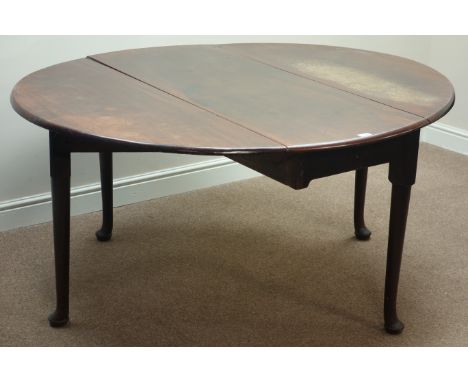 18th century mahogany pad foot gate leg drop leaf dining table, 135cm x 152cm (open)   Condition Report   Click here for furt