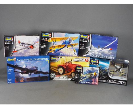 Revell - Six boxed Revell plastic model kits with a boxed Revell Quadrocopter Air Hunter. Model kits include Revell 1:72 #038