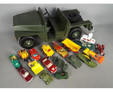 Palitoy, Dinky Toys, Corgi, Matchbox- An unboxed vintage Palitoy 'Action Man' Land Rover, with a quantity of unboxed diecast 