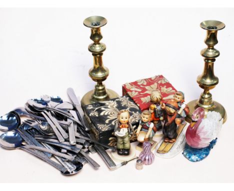 A mixed lot to include five hummel figures, Viners cutlery with textured handles, two boxes, a pair of 19th Century brass can