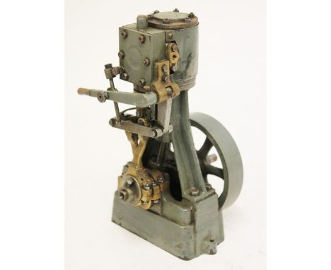 A stationary steam engine, height 19cm. Condition - appears damage free but sold as seen.