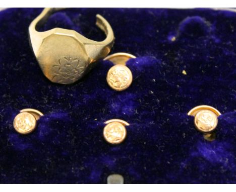 A 9ct gold button set and a broken 9ct gold ring, gross weight 11.7g