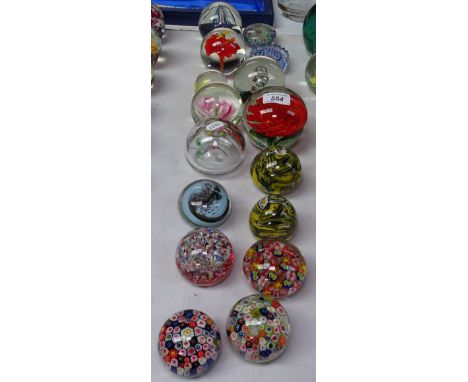 16 various glass paperweights, including Caithness 
