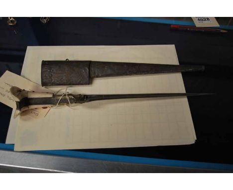 INDO PERSIAN PESH KABZ DGGER, HORN &amp; WHITE METAL HILT IN WHITE METAL SCABBARD, 38CM LONG 