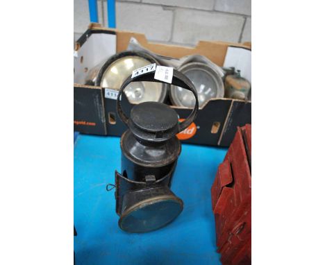 B R 3-ASPECT HAND LAMP, NO LENSES  