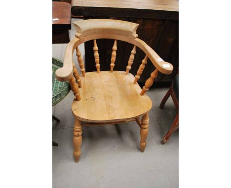 WINDSOR STYLE BOW BACK ARMCHAIR 