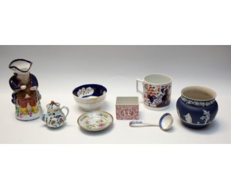 A collection of mixed ironstone and pottery items to include: 19th century Masons jug with foo dog design, a small Quimper po