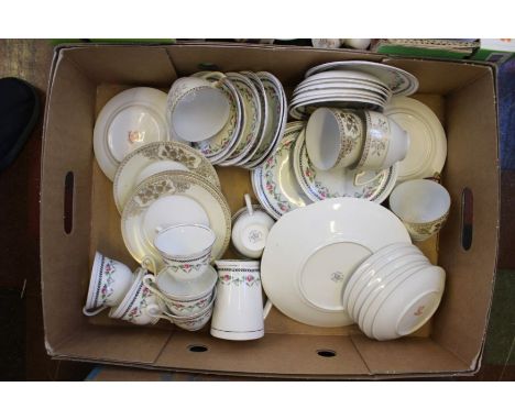 Quantity of ceramics including Carltonware, gossware, Royals Staffs china, plates, cups and saucers, Wedgwood, Aynsley posy v