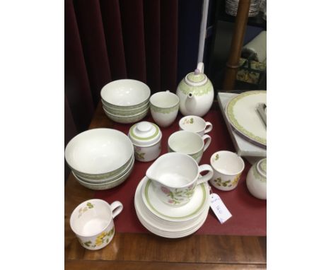 DENBY MONSOON 'DAISY' PATTERN DINNER AND TEA SERVICE, along with a Palissy 'Honeysuckle' coffee service