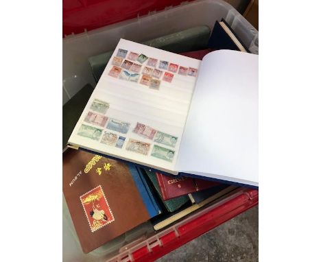 COLLECTION OF BRITISH STAMPS AND FIRST DAY COVERS