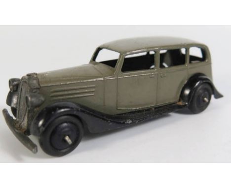   Dinky 30d in olive green black, closed chassis