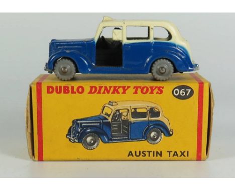 Dinky 067 Austin Taxi with grey knobbly tyres, boxed