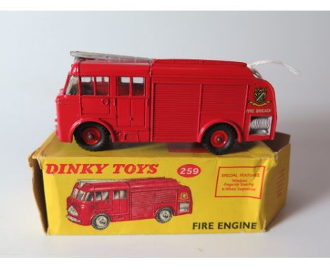 Dinky 259 Fire Engine, silver ladder, plastic hubs, boxed