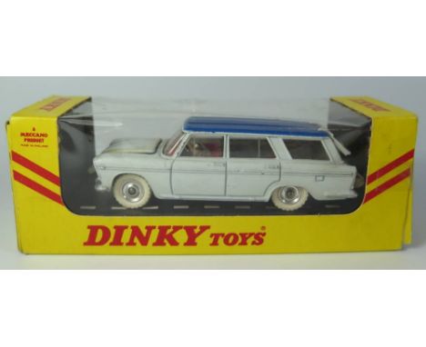 Dinky 172 Fiat 2300 Station Wagon, type 2 box