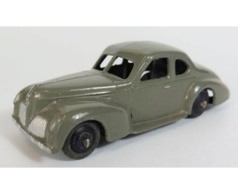 Dinky 39f Studebaker State Commander 47-50 in dark grey