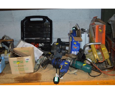 A QUANTITY OF POWER TOOLS including vintage Black and Decker circular saw and sander, modern angle grinder, planer, drill, ji