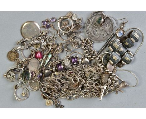 A SELECTION OF SILVER AND WHITE METAL JEWELLERY, to include an 1889 Victoria coin, a charm bracelet, an agate cabochon ring, 