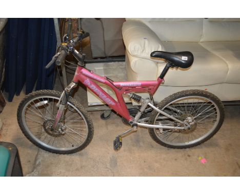 A DUNLOP DISC 25 MOUNTAIN BIKE IN DUSKY PINK with front and rear disc brakes and suspension, 24'' wheels