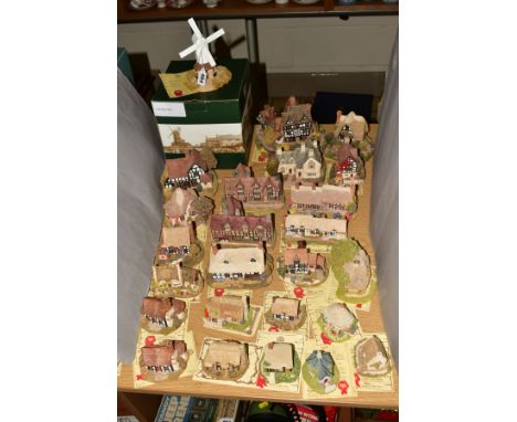TWENTY FIVE LILLIPUT LANE SCULPTURES FROM THE MIDLANDS COLLECTION, all with deeds, 'Chiltern Mill' (with a box), 'Tudor Court