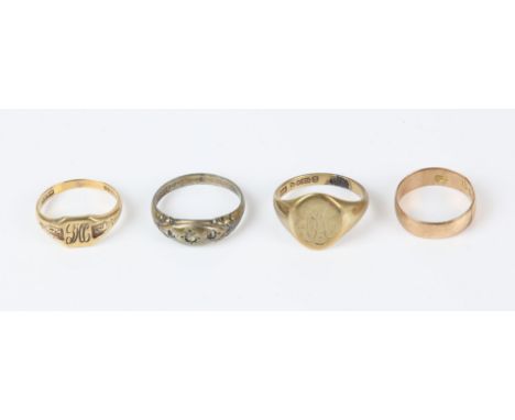 Four rings, including an oval signet ring, size Q, a square signet ring, size N, a wedding band, size K, all in 9ct, together