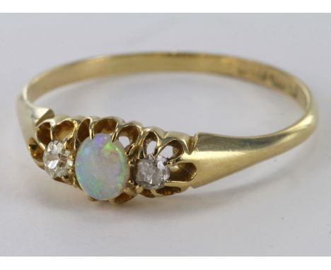 18ct Gold Opal and Diamond set Ring size U weight 2.8g