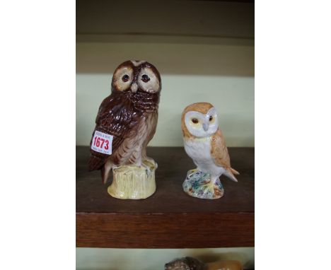 Beswick: tawny owl whisky flask, 2781; together with an owl, 2026. Condition Report: Lacking contents. 