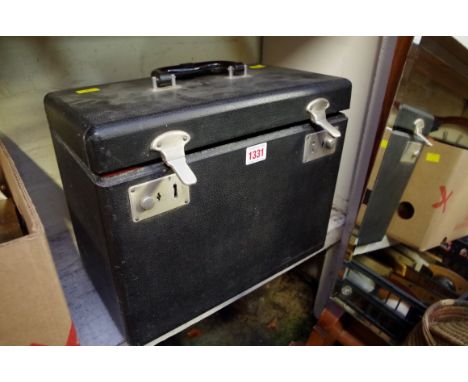 A cased Singer sewing machine; and related items.    Condition Report:  SINCEL Model 1222K.SIMANCO.  171019/1783 - 5.  Electr