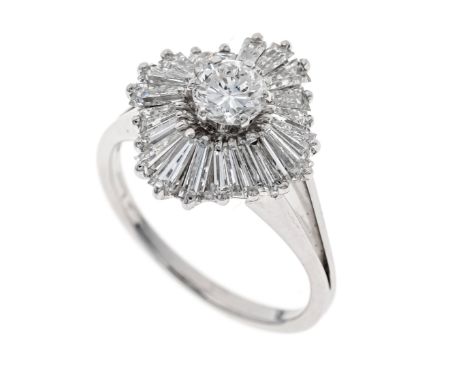 Brillant-Ring WG 750/000 mit einem Brillanten 0,42 ct W-l.get.W/VS und 20 trapezförmig fac. Diamanten, zus. 1,00 ct W-l.get.W