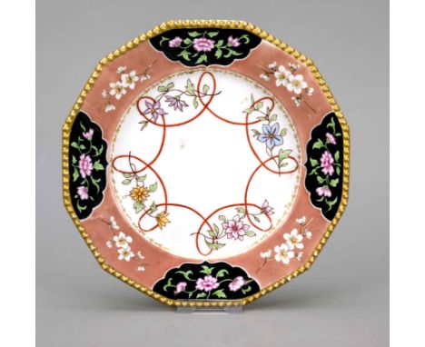 Teller, Nymphenburg, 20. Jh., Modell Pearl, Entwurf Dominikus Auliczek von 1792/95, polygonale Form, Perlreliefrand in Gold (