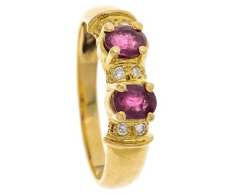 Rubin-Brillant-Ring GG 750/000 mit 2 oval fac. Rubinen 4,5 mm in guter Farbe und 6 Brillanten, zus. 0,15 ct TW/VS, RG 58, 3,8