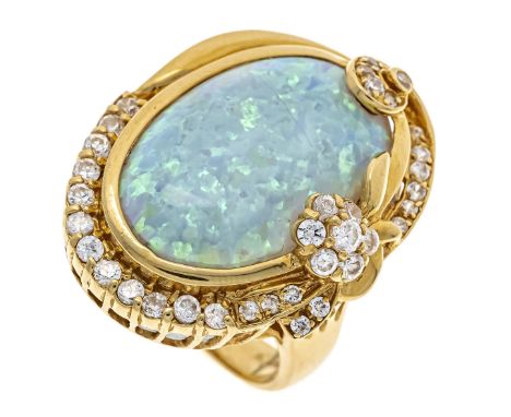 Opal-Brillant-Ring GG 585/000 mit einem feinen ovalen Milchopal-Cabochon 22,8 x 14,5 x 5,5 mm und 35 Brillanten, zus. 0,88 ct