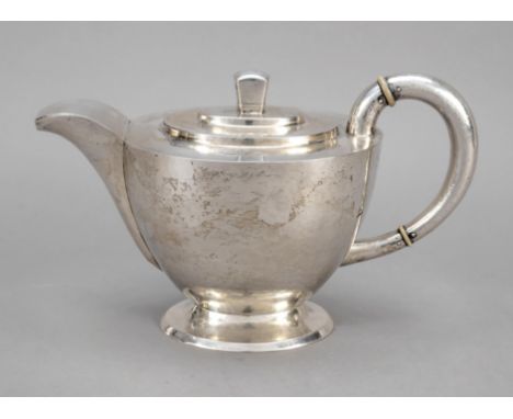 Art Déco Teekanne, Deutsch, 1920er/30er Jahre, MZ: Otto Wolter, Schwäbisch Gmünd, Silber 800/000, ovaler, gewölbter Stand, gl