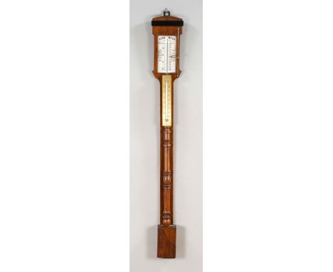 Barometer mit Thermometer, Ende 19. Jh. Passig geschweiftes Wandteil aus stellenweise ebonisiertem Eichenholz.  Schaft mit au