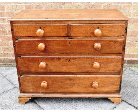 AN OAK CHEST OF TWO SHORT OVER THREE LONG DRAWERS, and raised on bracket feet, H 80cm x W 95.5cm x D 41cm