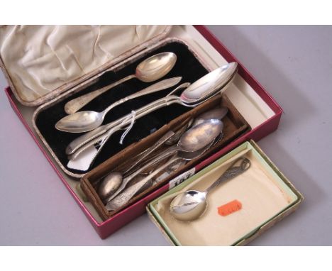 A PAIR OF VICTORIAN IRISH SILVER TEASPOONS, maker JB, Dublin 1867, a pair of Fiddle pattern tablespoons, Sheffield 1922, a Ge